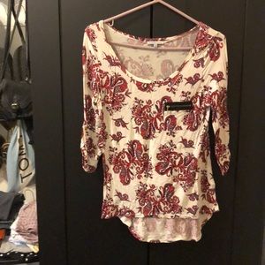 NWOT patterned mid length sleeve shirt